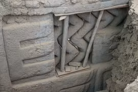 Bức tranh tường đá 3D 3.000 năm tuổi, hé lộ nền văn minh chưa từng biết