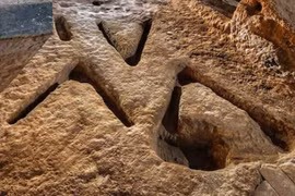 Chữ V bí ẩn trên công trình nghi lễ ở Jerusalem