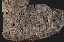 Bí ẩn tảng đá khắc bản đồ 3D 4.000 tuổi nằm sâu trong mộ cổ