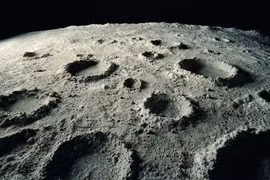 Giải mã 2,2 tỷ tấn kim loại sâu bên trong Mặt trăng 