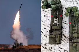 Cảnh phóng tên lửa từ hệ thống phòng không S-400
