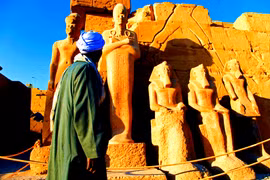 Tìm thấy kho tượng cổ quý báu tại đền Ai Cập cổ đại 