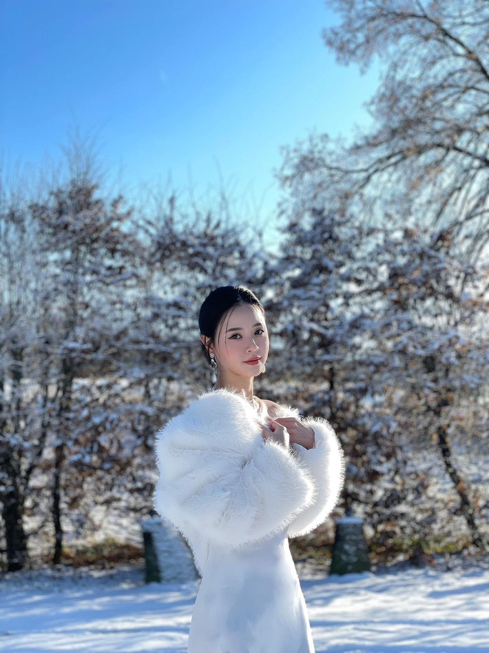 Về phần Midu, cô từng chia sẻ về gu bạn trai rằng: "Ở mỗi giai đoạn sẽ có hình mẫu khác nhau. Hiện tại tôi thích một người năng lượng tích cực, vui vẻ, chân thành, có đạo đức và có thể làm cho cuộc sống của tôi vui hơn mỗi ngày".