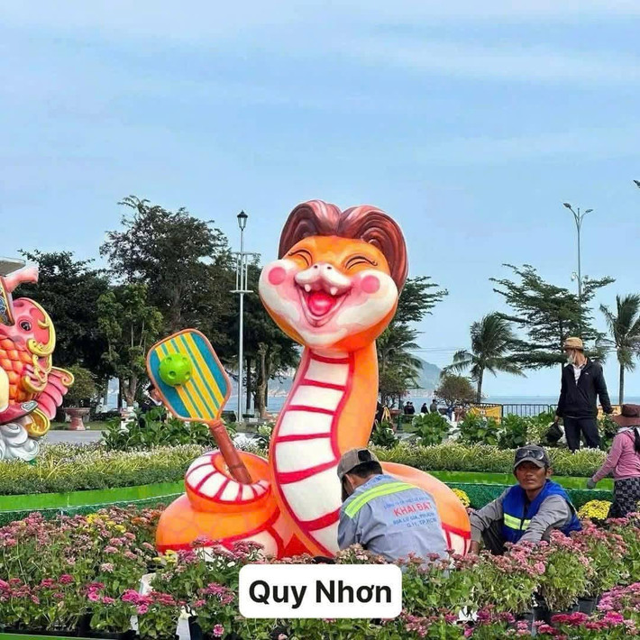 Linh vật ở Quy Nhơn bắt trend pickleball.