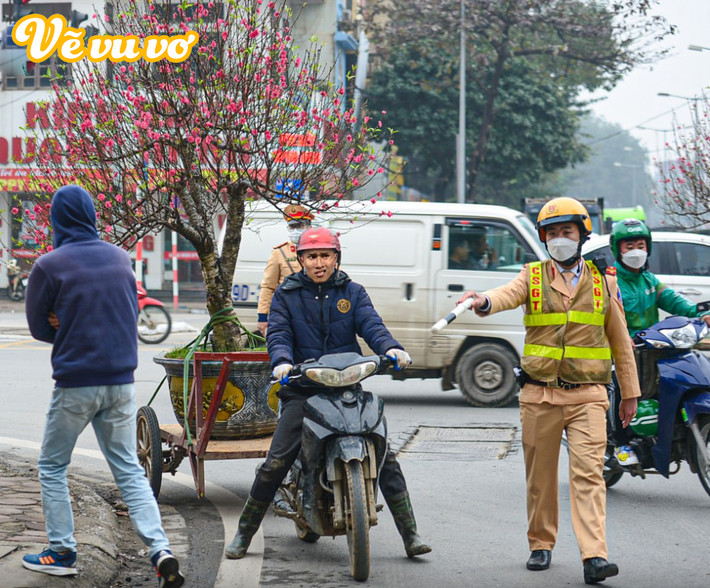 Những bức ảnh chế này nhanh chóng lan truyền trên mạng xã hội và nhận được rất nhiều lượt yêu thích, chia sẻ và bình luận. Cộng đồng mạng tỏ ra thích thú với sự sáng tạo của các "nghệ sĩ chế ảnh" và không ngớt lời khen ngợi cho sự hài hước của các cầu thủ.