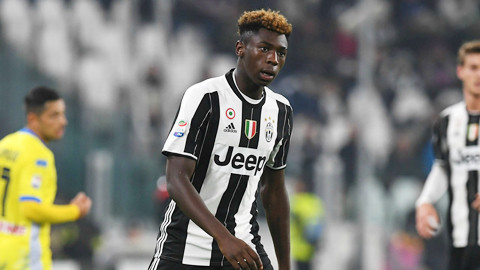 MOISE KEAN (20/02/2000, Juventus) Thêm một tài năng trẻ nhập cư. Dù có gốc gác Bờ Biển Ngà, Moise Kean lại sinh ra ở Italia và từng cùng đội U19 của xứ sở mỳ ống giành ngôi á quân châu Âu năm 2018. Sau 3 năm gắn bó ăn tập ở lò Torino, tiền đạo trẻ này được Juventus đưa về. Để rồi cách đây 2 năm, Kean lập một lúc 2 kỷ lục khi trở thành cầu thủ đầu tiên sinh trong thế kỷ 21 ra mắt ở 5 giải VĐQG lớn của châu Âu và Champions League.