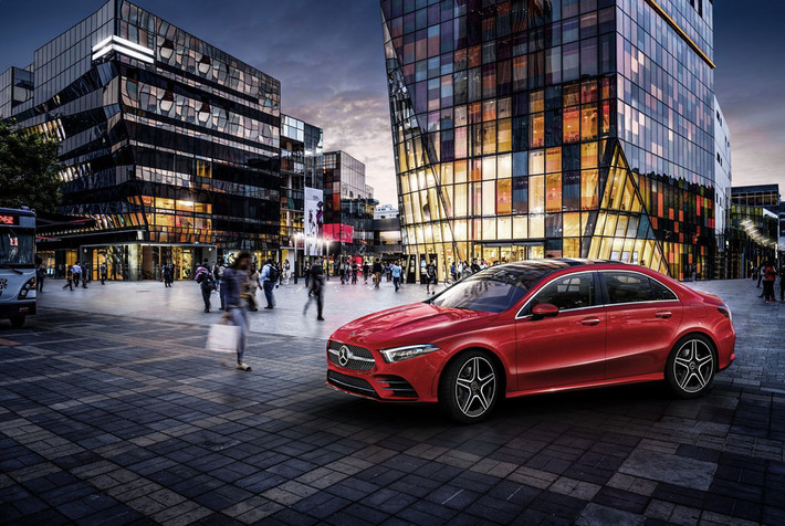 Hồi tháng 2 vừa qua, sau khi cho ra mắt chiếc A-Class thế hệ mới, Mercedes-Benz cũng đã hé lộ rằng A-Class phiên bản sedan sẽ ra mắt trong thời gian tới. Tại triển lãm ôtô Bắc Kinh đang diễn ra, A-Class sedan vừa chính thức được trình làng.