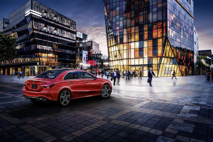 Với tên gọi A-Class L Sport Sedan, phiên bản mới của A-Class mang cảm hứng từ thiết kế của CLS-Class và công nghệ của S-Class. Ký tự ''L'' cho thấy Mercedes không chỉ thêm cửa mà còn kéo dài trục cơ sở của A-Class.