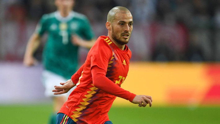 Tiền vệ David Silva (Tây Ban Nha): “Cảm ơn gia đình và người hâm mộ đã ủng hộ tôi trong suốt những năm tháng qua. Nếu không có họ, tôi sẽ không bao giờ trở thành một phần lịch sử của đội tuyển quốc gia", Silva viết tâm thư xúc động khi quyết định lùi về phía sau để dành thời gian chăm sóc gia đình, đặc biệt là cậu con trai sinh non Mateo chưa đầy 12 tháng tuổi.