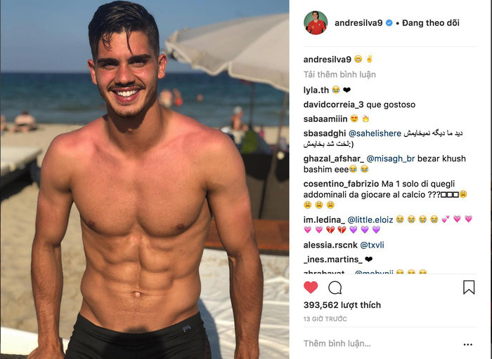 Giai đẹp cháy bỏng của Bồ Đào Nha - Andre Silva "khoe thân" ngoài biển. Có hình này, nỗi buồn của những nữ cổ động viên tại World Cup sẽ nhanh nguôi ngoai