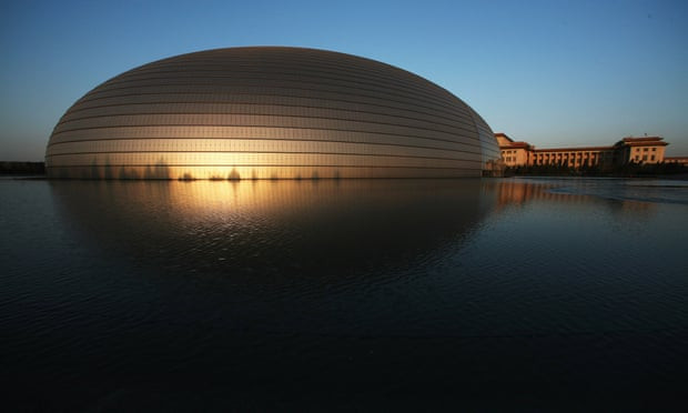 National Grand Theatre, Bắc Kinh: Được thiết kế bởi kiến trúc sư người Pháp Paul Andreu, nhà hát opera của Bắc Kinh là một trong những mẫu thiết kế đầu tiên của thể loại trứng không gian đến Trung Quốc. Tòa nhà được xây dựng cạnh Quảng trường Thiên An Môn vào năm 2007.