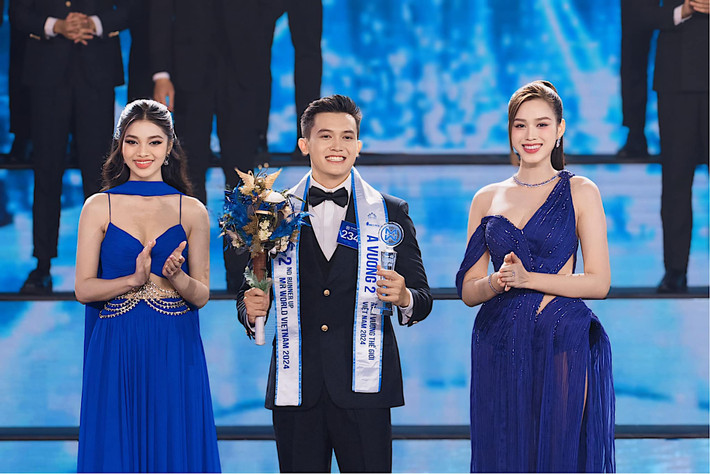 Tại cuộc thi, Ta Bi gây ấn tượng với gương mặt góc cạnh, chiều cao 1m79 và thân hình cơ bắp.