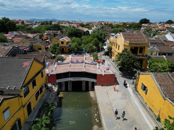Việc phục hồi màu sắc, dù thế nào cũng không thể tránh làm cho di tích có phần "mới" ra, nhưng điều quan trọng hơn là đã giữ gìn được tính nguyên gốc, đảm bảo tính nguyên tắc trong tu bổ di tích phù hợp với bản chất vốn có của di tích.