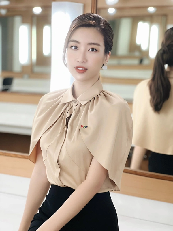 Sau khi kết thúc kỳ đương nhiệm Hoa hậu, nàng Hậu đảm nhận vị trí MC, BTV tại Phòng Tin tức - Ban Thể thao - Đài Truyền hình Việt Nam. Trước đó, Đỗ Mỹ Linh từng làm việc tại bản tin Tiêu dùng 24h của VTV.