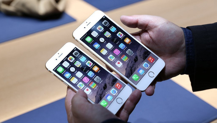 Trong tầm giá này, các tân sinh viên cũng hoàn toàn có thể lựa chọn các mẫu iPhone 7, iPhone 8… cũ đã qua sử dụng, nhưng vẫn được các cửa hàng bảo hành. Apple vốn nổi tiếng là hãng công nghệ luôn có những sản phẩm bền bỉ, mượt mà ổn định sau nhiều năm sử dụng.