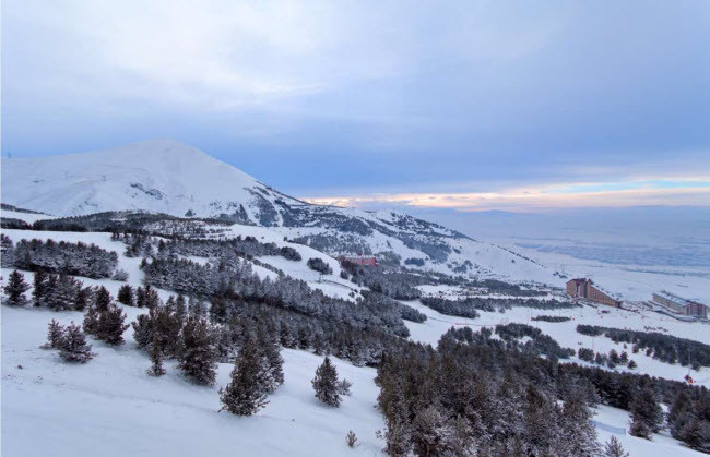 Erzurum, Thổ Nhĩ Kỳ: Nhiệt độ tại thành phố ở độ cao 384.000 m xuống chỉ còn -7,8 độ C vào tháng 1. Đây là thời điểm mùa đông lạnh nhất trong năm.