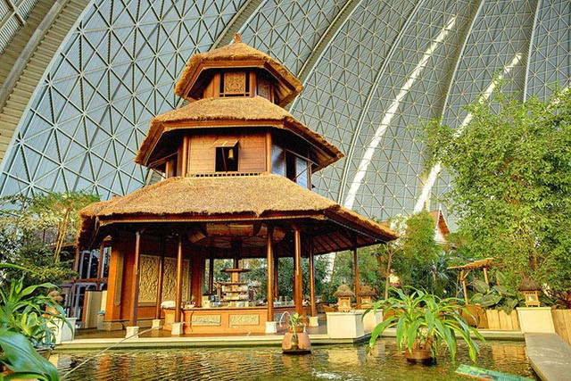 Những khung cảnh tuyệt đẹp bên trong Tropical Islands cứ khiến du khách đi từ ngạc nhiên này đến ngạc nhiên khác: Liệu mọi thứ có phải là một giấc mơ hay không?