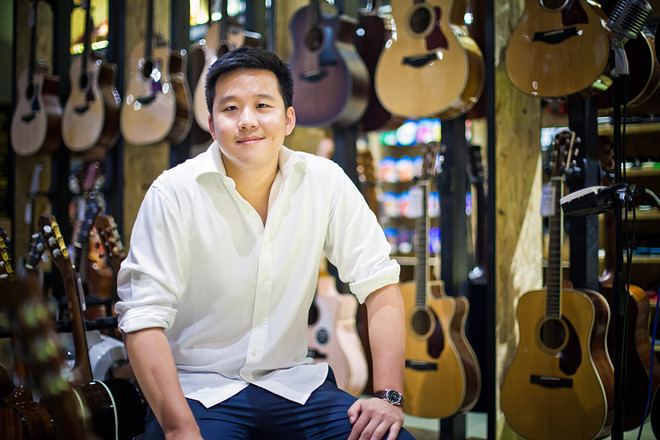 Thiếu gia Kuok Meng Ru (30 tuổi) là con trai thứ 2 của tỷ phú giàu thứ 8 Singapore (theo thống kê của Forbes năm 2017), Kuok Khoon Hong. Ông là chủ tập đoàn Wilmar International - "đế chế" lớn trong lĩnh vực nông nghiệp ở châu Á và nhà sản xuất dầu cọ lớn nhất thế giới. Ông Kuok Khoon Hong còn sở hữu doanh nghiệp trong các lĩnh vực đường, phân bón, khách sạn và công ty kho vận. Năm 10 tuổi, Meng Ru được gửi tới trường nội trú ở Anh. Sau đó, 8X tốt nghiệp ngành Toán tại ĐH Cambridge. Sau khi trở về nước, Kuok Meng Ru từ chối nối nghiệp cha để gây dựng đế chế riêng. Ảnh: Getty.