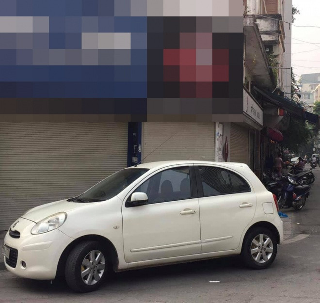 Cô cũng quyết định bán chiếc xe hơi màu trắng.