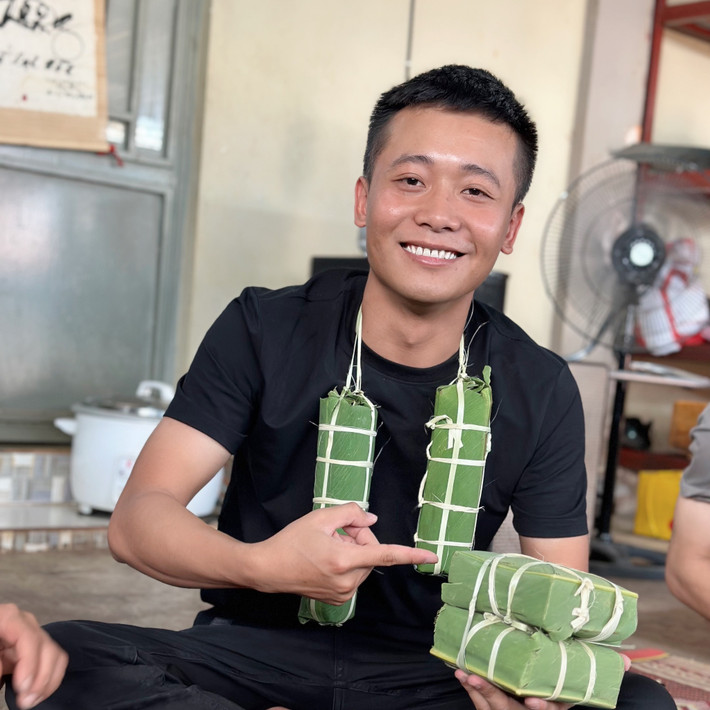 Anh chàng được nhiều người yêu mến từ các video ghi lại cuộc sống sinh hoạt tại châu Phi, cũng như những hành động mà anh cùng team đã làm vì cộng đồng. (Ảnh: FBNV)