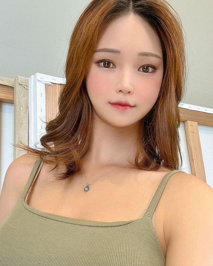 Dù có tranh cãi thế nào thì cũng không thể phủ nhận được sức ảnh hưởng của nàng hot girl, mỗi bức ảnh cô nàng đăng tải đều nhận về lượng yêu thích cùng bình luận lớn. (Ảnh: IGNV)