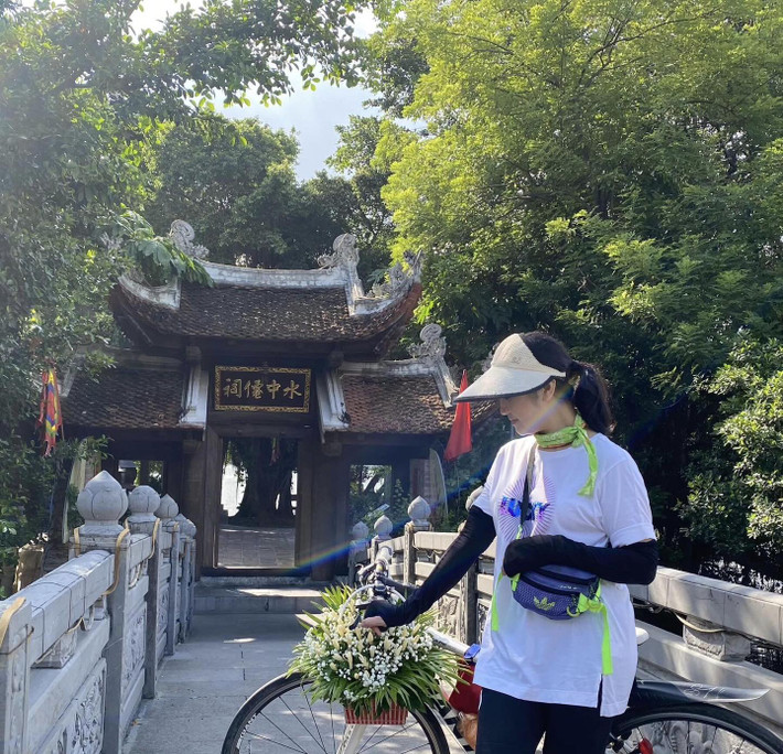 Hiện tại, ở tuổi U60, NSND Thu Hà vẫn xuất hiện thường xuyên trong các hoạt động của Nhà hát Kịch Hà Nội.