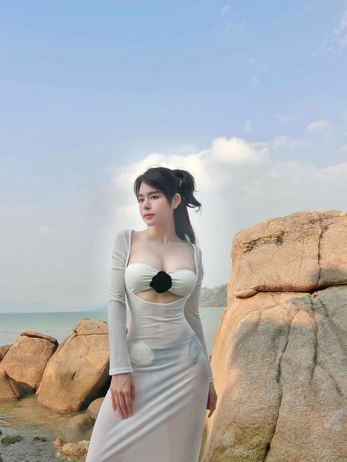 Thu nhập khủng giúp nàng WAG sinh năm 1993 có cuộc sống khiến ai cũng ngưỡng mộ.