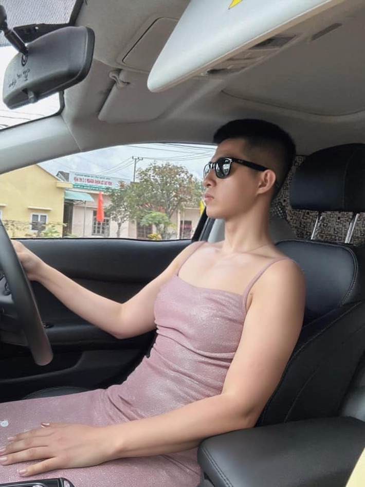 Hiện tại trend thay đồ tức thì này vẫn đang thu hút rất nhiều người dùng mạng xã hội.
