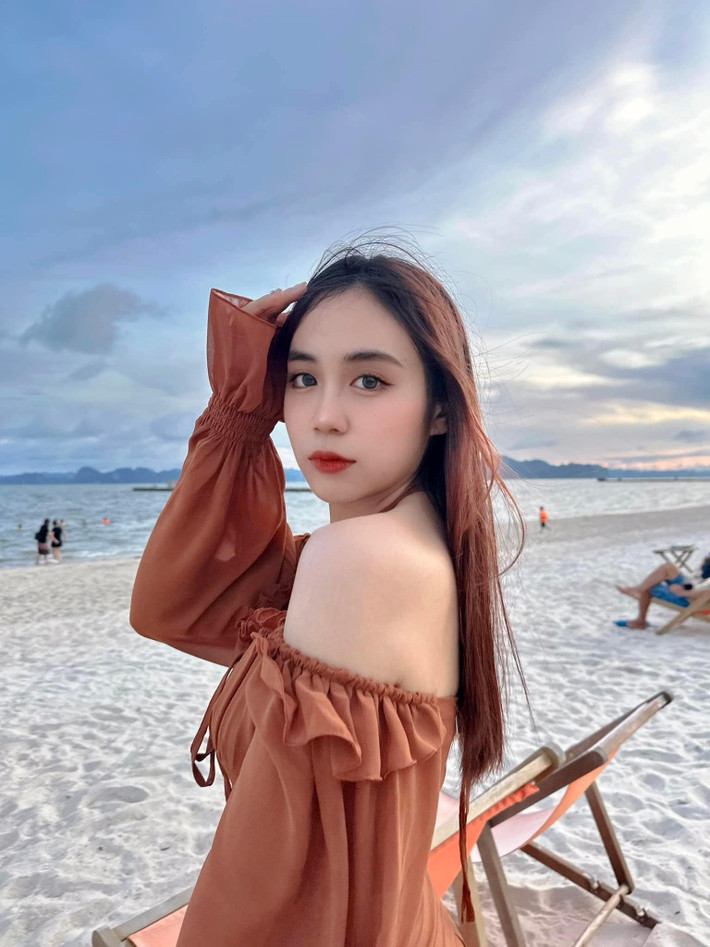 Nữ sinh may mắn đoạt giải nhì trong kỳ thi ASEAN Quiz cấp tỉnh và nhận được học bổng toàn phần sang Việt Nam đúng như ý muốn.