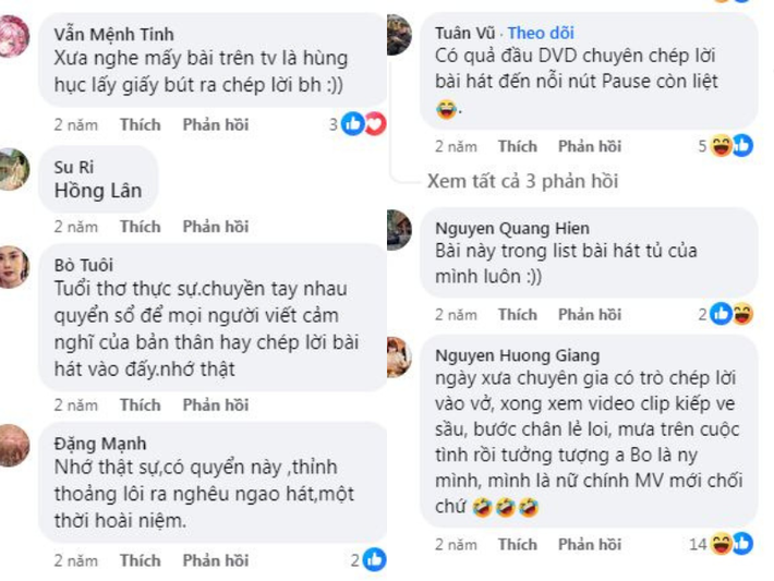 Đây không phải là lần đầu tiên hình ảnh về những cuốn sổ chép lời bài hát được "đào lại", tuy nhiên lần nào cũng khiến netizen phải bồi hồi, hoài niệm, đặc biệt là lứa 8x, 9x.