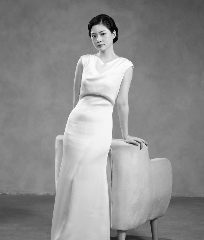 Nguyễn Bùi Nam Phương được mệnh danh là "hotgirl má lúm", cô nàng nổi bật nhờ vẻ ngoài xinh đẹp, trong trẻo.