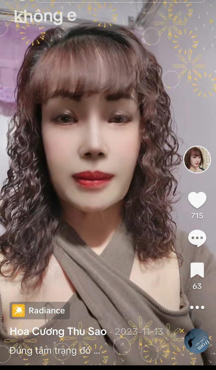 Nhưng thực tế thì hoàn toàn ngược lại. 6 năm sau đám cưới ồn ào, tình cảm giữa chị Thu Sao 68 tuổi và chồng trẻ 32 tuổi ngày càng mặn nồng. Thu Sao cũng mạnh tay chi tiền làm đẹp để níu kéo nhan sắc.