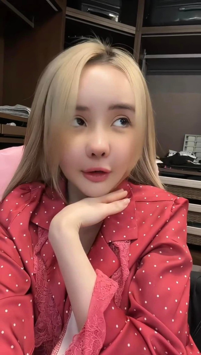 Mới nhất, Ngân 98 đã dành 1 tỷ đồng sang Hàn Quốc, can thiệp dao kéo để có gương mặt mềm mại, tự nhiên hơn.