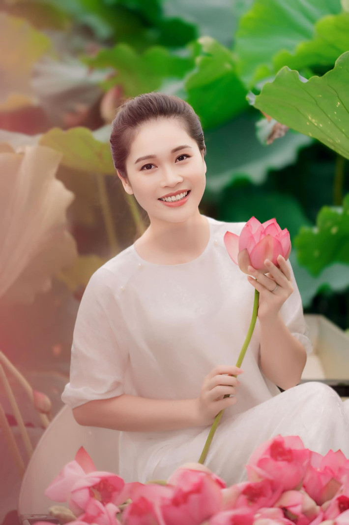 Được biết trong lần mang thai đầu tiên, cô nàng đã mang thai sinh đôi.