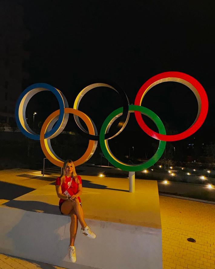 Các quan chức Ủy ban Olympic Paraguay đã ra quyết định cấm Luana Alonso giao lưu với các thành viên khác trong đội để đạt được độ tập trung cao nhất.