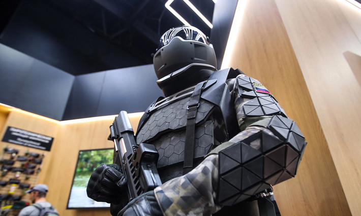 Trong khi bộ Ratnik 2 vừa mới được Nga trang bị cho các lực lượng Lục quân, Không quân và Hải quân, thì Ranik thế hệ thứ 3 dành cho chiến binh trong tương lai đã được rục rịch thiết kế và phát triển. Ảnh: New York Post.