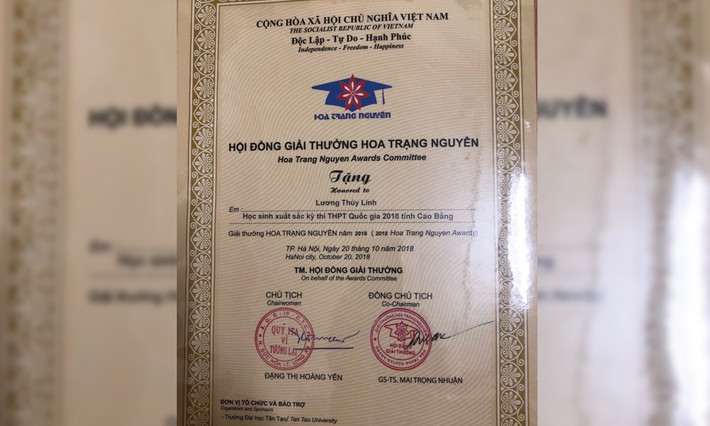 Tân Miss World Việt Nam 2019 từng được Hội đồng giải thưởng Hoa trạng nguyên vinh danh là 1 trong 5 học sinh có kết quả THPT quốc gia 2018 cao nhất của tỉnh Cao Bằng.