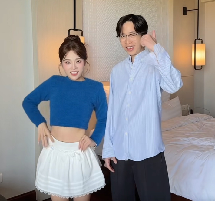 Câu chuyện tình cảm của nam streamer ViruSs (tên thật: Đặng Tiến Hoàng, SN 1988) và hot girl Ngọc Kem (Trần Nguyễn Hồng Ngọc, SN 1999) trở thành tâm điểm chú ý trên mạng xã hội khi Ngọc Kem tiết lộ đã "đường ai nấy đi" với bạn trai.