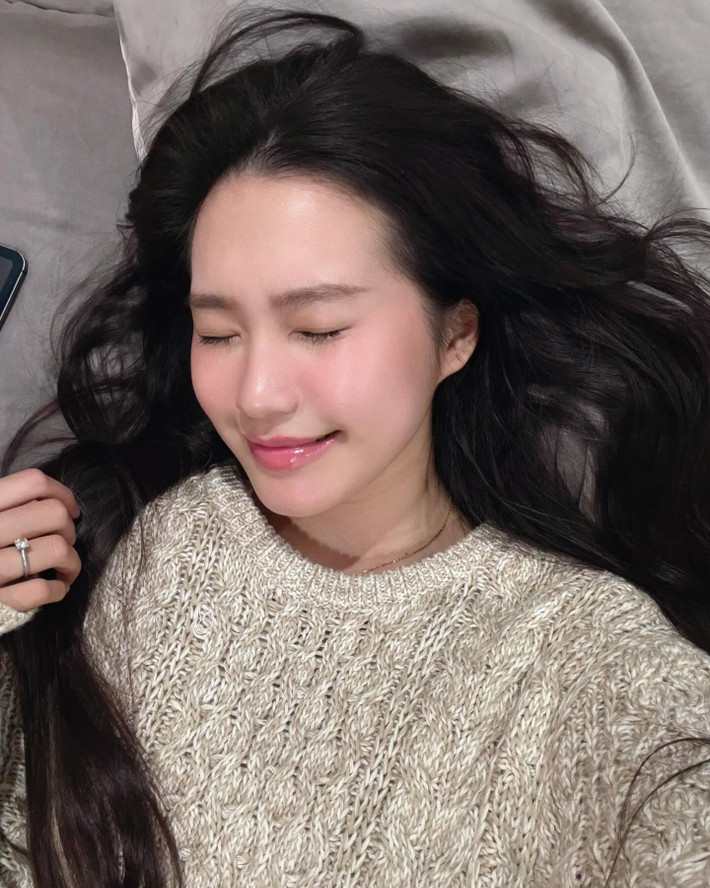Cô nàng cũng nhiều lần đáp trả netizen trước những ý kiến kém duyên cho rằng "Đoàn Văn Hậu đã giải nghệ sau thời gian dài không thi đấu".