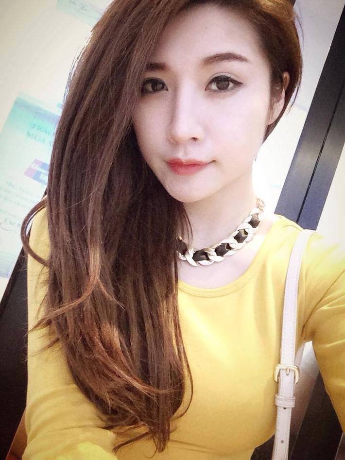 Cô từng góp mặt trong rất nhiều phim như: Nhật ký Vàng Anh 2, sitcom 5S Online... và là một trong "những hot girl ai cũng muốn theo đuổi" cùng thời với Hoàng Thuỳ Linh, Emily, Huyền Baby, Ngọc Anh...
