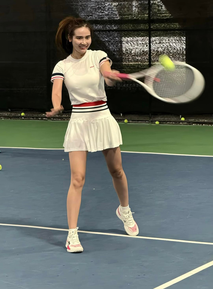 Tennis là môn thể thao đòi hỏi sự nhanh nhẹn cùng sức bền vì cường độ vận động lớn và liên tục.