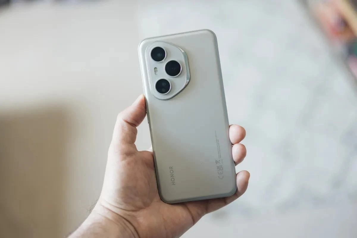 Vượt Apple, Samsung, HONOR bất ngờ lên số 1 thế giới