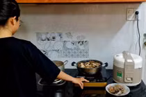 Thói quen tiết kiệm điện định hình lối sống nhiều hộ gia đình