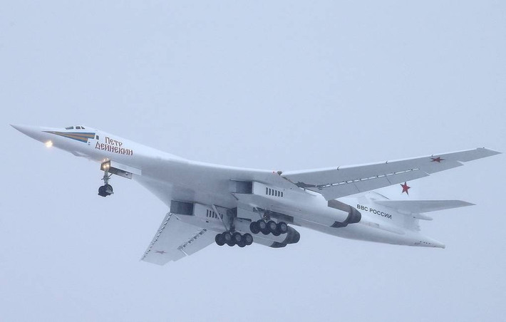 Trong cuộc xung đột Nga-Ukraine, nhiệm vụ chính của máy bay ném bom chiến lược Nga, là phóng tên lửa hành trình để tấn công sâu vào lãnh thổ Ukraine. Vì tầm bắn của tên lửa hành trình phóng từ trên không của Nga vượt quá 3.000 km, nên máy bay ném bom chiến lược của Nga có thể bao phủ toàn bộ lãnh thổ Ukraine, bằng cách phóng chúng cách xa tiền tuyến từ 700 đến 800 km.
