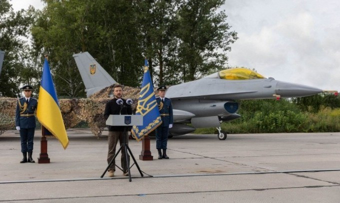 Điều đáng buồn là một chiếc F-16 của Ukraine bị rơi cùng với phi công cấp 1 đã hy sinh ở tỉnh Chernihiv, miền trung Ukraine vào ngày 29/6 vừa qua. Đây đã là chiếc F-16 thứ năm bị Ukraine bị thiệt hại; nhưng chưa rõ nguyên nhân chính xác chiếc F-16 này rơi vì nguyên nhân gì?