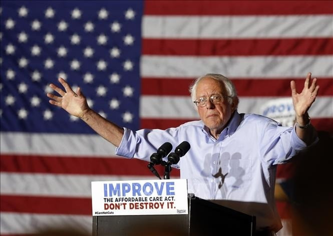 Thượng nghị sĩ Bernie Sanders cho biết: “Hôm nay, tôi đã đưa ra luật để ngăn Tổng thống Trump kéo chúng ta vào một cuộc chiến tranh phi pháp với Iran. Một cuộc chiến tranh khác ở Trung Đông, có thể cướp đi vô số sinh mạng, lãng phí thêm hàng nghìn tỷ USD và dẫn đến nhiều cái chết hơn, nhiều xung đột hơn và nhiều sự khủng hoảng hơn”.