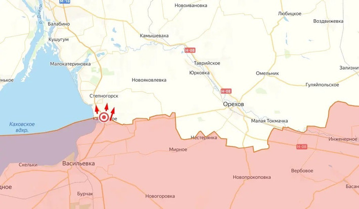 Ngôi làng Kamenskoye nằm ở phía tây Orekhovo và cách thành phố Zaporizhzhia khoảng 28 km về phía nam. Sau khi chiếm được ngôi làng quan trọng này, ngôi làng tiếp theo mà các đơn vị của Nga có thể tấn công trong những ngày tới, đó chính là làng Stepnogorsk, nằm ở phía bắc Kamenskoye.