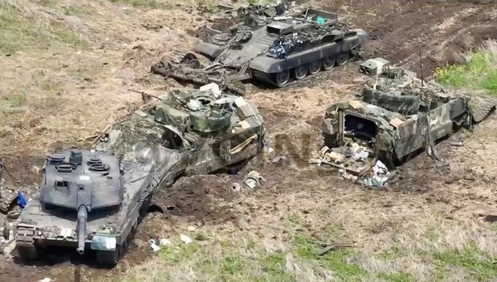 Thiếu tá Vladimir Kovalenko, chỉ huy Tiểu đoàn đoàn xe tăng thuộc Lữ đoàn bộ binh cơ giới số 47 của AFU, đã hy sinh ngay trên cửa mở. Đống đổ nát của xe tăng Leopard 2A6 trên thảo nguyên tỉnh Zaporozhye, là minh chứng cho thấy những chiếc xe tăng, xe bọc thép của phương Tây không phải là “bất bại”.