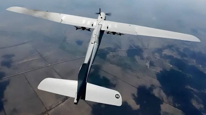 Trong khi đó trên chiến trường Ukraine, RFAF đã bắt đầu tích cực áp dụng một chiến thuật mới trong các cuộc tấn công vào các vị trí của AFU, bằng cách sử dụng UAV FPV được phóng từ các UAV lớn hơn. Các nguồn tin quân sự Ukraine đã đưa tin về điều này.