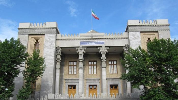 Trong bối cảnh hiện tại, Iran vẫn không dám quyết tâm chiến đấu một mình. Nếu Iran tiếp tục theo đuổi chính sách thỏa hiệp và xoa dịu đối với Israel, thì không quá phóng đại khi nói rằng Tehran sẽ đối mặt với một thất bại chiến lược. (nguồn ảnh Sina, Military Review, Al Jazeera).